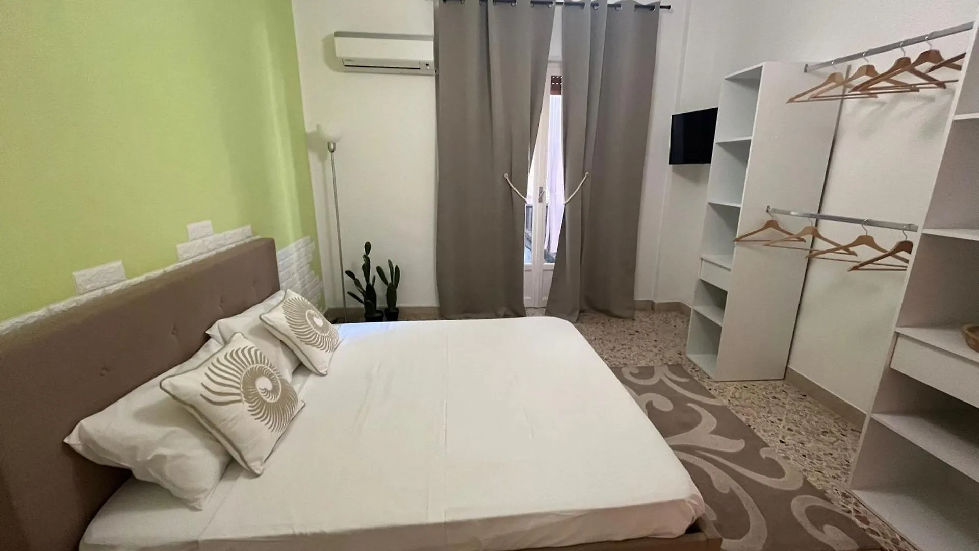 Casa Dei Nonni Di Yuri Bed & Breakfast Palermo 0*,  Italy