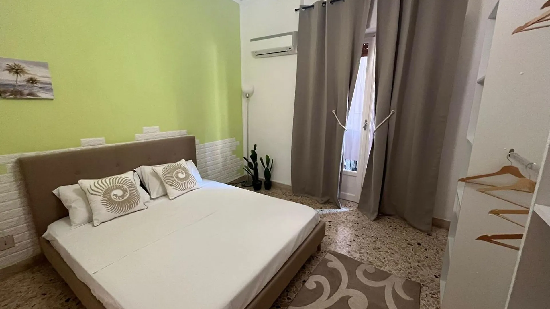 Casa Dei Nonni Di Yuri Bed & Breakfast Palermo 0*,  Italy